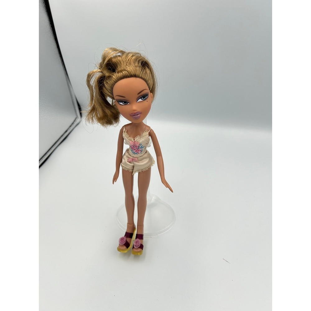 Bratz Nighty Nite Yasmin pajama 2piece set and shoes ONLY